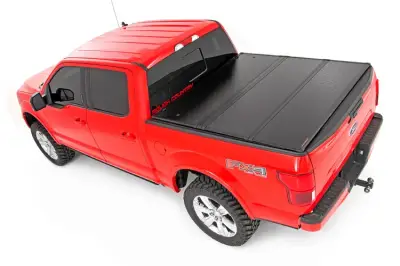 Rough Country - ROUGH COUNTRY HARD FOLDING BED COVER 5.5 FT BED | FORD F-150 2WD/4WD (15-21)