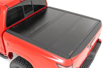 Rough Country - ROUGH COUNTRY HARD LOW PROFILE BED COVER 5' BED| CARGO MGMT | NISSAN FRONTIER (2022)