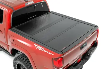 Rough Country - ROUGH COUNTRY HARD LOW PROFILE BED COVER TOYOTA TACOMA (16-22)