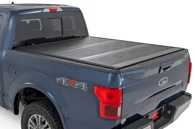 Rough Country - ROUGH COUNTRY Hard Low Profile Bed Cover 5'7" Bed | Ford F-150 (21-25)/F-150 Lightning (22-25)