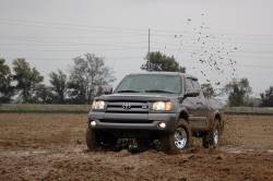 Rough Country - ROUGH COUNTRY 2.5 INCH LEVELING KIT TOYOTA TUNDRA 2WD/4WD (2000-2006) - Image 3
