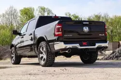 Rough Country - ROUGH COUNTRY 2 INCH LEVELING KIT AIR RIDE | RAM 1500 4WD (2019-2022) - Image 3