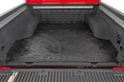 ROUGH COUNTRY BED MAT 5' BED | RC LOGO | NISSAN FRONTIER 2WD/4WD (2005-2024) - Image 1