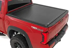 Rough Country Powered Retractable Bed Cover 5'7" Bed | Toyota Tundra (22-25)